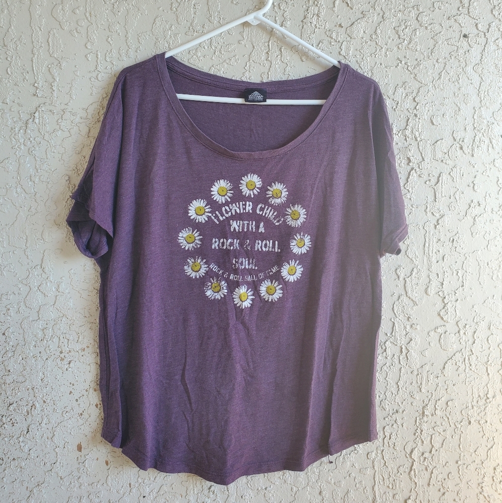Rock & Roll Hall of Fame, size XL, purple and daisies